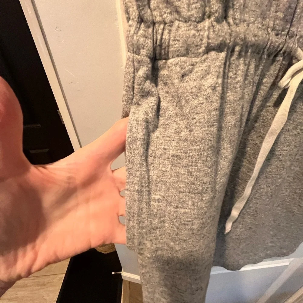 Uniqlo Gray Short Sleeve Dress with Drawstring - Picture 3 of 7